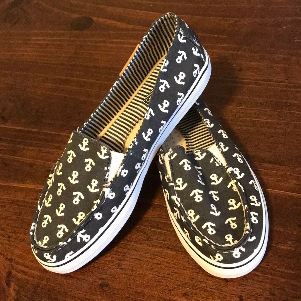 New in box Sperry Zuma Navy Anchor Slip Ons